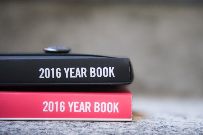 Giah! presenta lo Year Book 2016 un progetto in crowdfunding di una agenda ma anche calendario, poster....